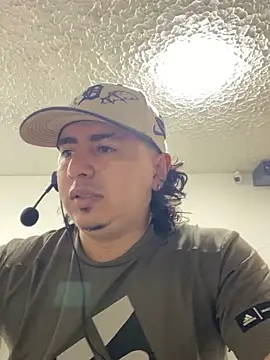 Snapshot of DanielGomez9 chatting on 02/09/26, 04:00 DanielGomez9 online show from 02/09/26, 04:00