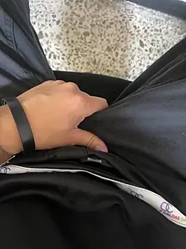 Snapshot of DanielGomez9 chatting on 02/12/26, 02:34 DanielGomez9 online show from 02/12/26, 02:34