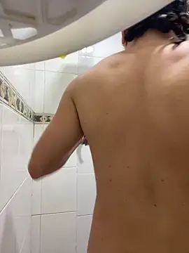 Snapshot of DanielGomez9 chatting on 03/24/26, 01:05 DanielGomez9 online show from 03/24/26, 01:05