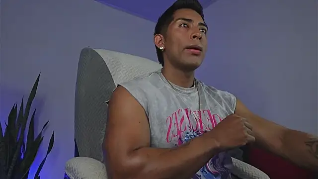 Couple muscle1 online show from 06/25/26, 11:53