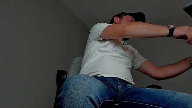 Snapshot of Master_Mark_Wayne chatting on 11/02/25, 07:05 Master Mark Wayne online show from 11/02/25, 07:05