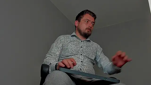 Snapshot of Master_Mark_Wayne chatting on 11/04/25, 12:10 Master Mark Wayne online show from 11/04/25, 12:10