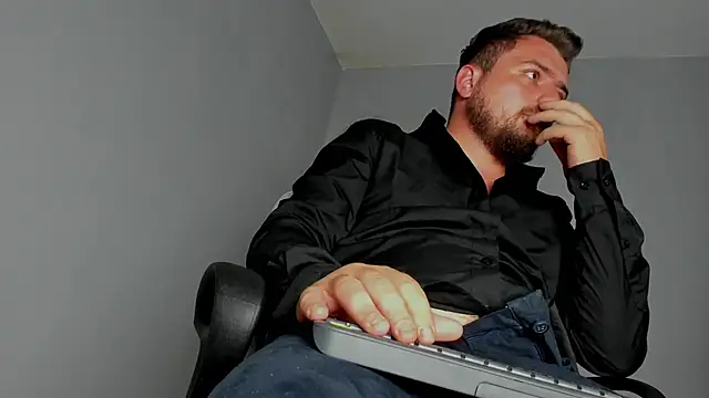 Snapshot of Master_Mark_Wayne chatting on 11/13/25, 12:31 Master Mark Wayne online show from 11/13/25, 12:31