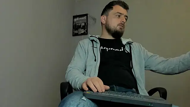 Snapshot of Master_Mark_Wayne chatting on 12/04/25, 06:27 Master Mark Wayne online show from 12/04/25, 06:27