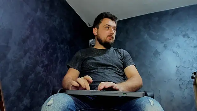 Snapshot of Master_Mark_Wayne chatting on 12/15/25, 08:24 Master Mark Wayne online show from 12/15/25, 08:24