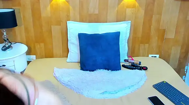 marianaa90 online show from 02/25/25, 03:27