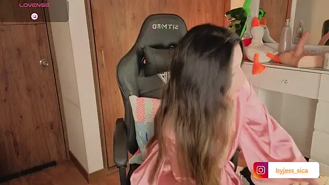 Snapshot of jessy__01 chatting on 03/17/26, 02:05 jessy 01 online show from 03/17/26, 02:05