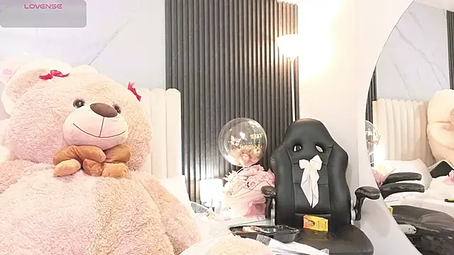Madiee Rhea online show from 05/28/26, 07:44