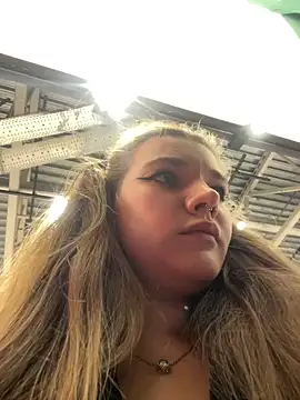 Snapshot of Holy_Tereza chatting on 12/19/25, 03:08 Holy Tereza online show from 12/19/25, 03:08