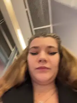 Snapshot of Holy_Tereza chatting on 12/20/25, 03:41 Holy Tereza online show from 12/20/25, 03:41