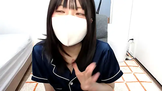 Snapshot of _mi_tsu_ki_ chatting on 12/22/24, 04:39  mi tsu ki  online show from 12/22/24, 04:39