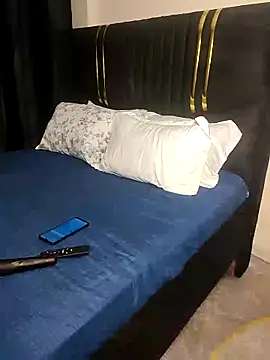 Snapshot of KikiLovesD chatting on 02/06/26, 10:57 KikiLovesD online show from 02/06/26, 10:57