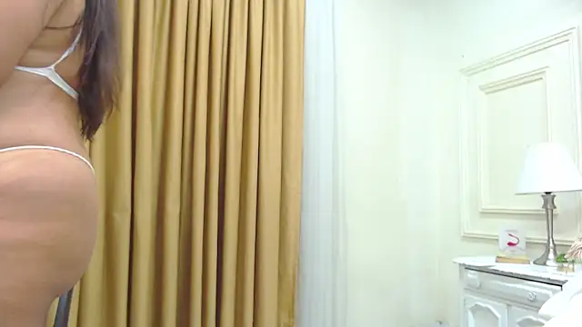 Snapshot of MiaCallie chatting on 01/28/25, 10:34 MiaCallie online show from 01/28/25, 10:34