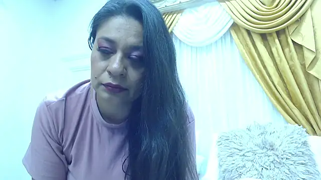 Snapshot of MiaCallie chatting on 03/07/25, 07:49 MiaCallie online show from 03/07/25, 07:49
