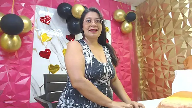 MiaCallie online show from 11/20/25, 06:40