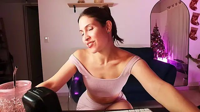 Snapshot of Melisa_cream chatting on 12/08/24, 03:53 Melisa cream online show from 12/08/24, 03:53