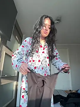 ViolettaSummer online show from 06/05/26, 12:22
