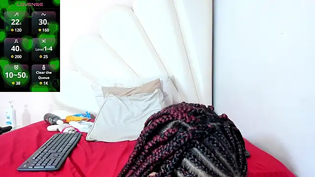 Lorena Hawkins online show from 02/11/25, 04:24