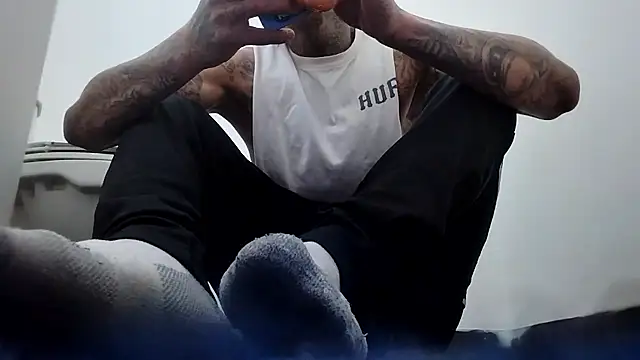 Snapshot of Papinine6 chatting on 11/24/25, 01:33 Papinine6 online show from 11/24/25, 01:33