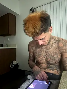 Snapshot of Papinine6 chatting on 12/14/25, 08:20 Papinine6 online show from 12/14/25, 08:20