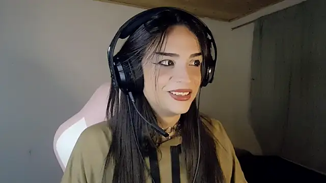 Snapshot of Dollbehavior_ chatting on 01/08/26, 03:20 Dollbehavior online show from 01/08/26, 03:20