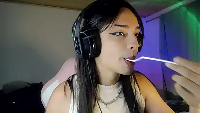 Snapshot of Dollbehavior_ chatting on 01/15/26, 08:30 Dollbehavior online show from 01/15/26, 08:30