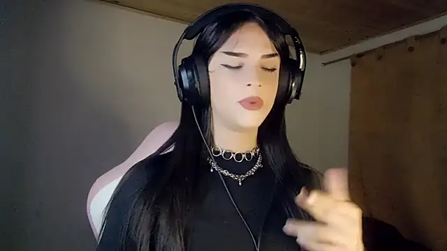 Snapshot of Dollbehavior_ chatting on 02/02/26, 02:21 Dollbehavior online show from 02/02/26, 02:21