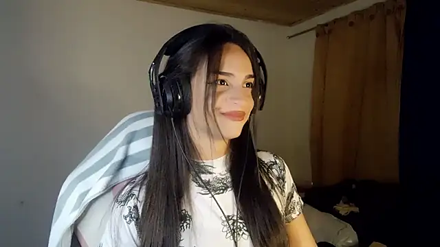 Snapshot of Dollbehavior_ chatting on 03/06/26, 03:58 Dollbehavior online show from 03/06/26, 03:58