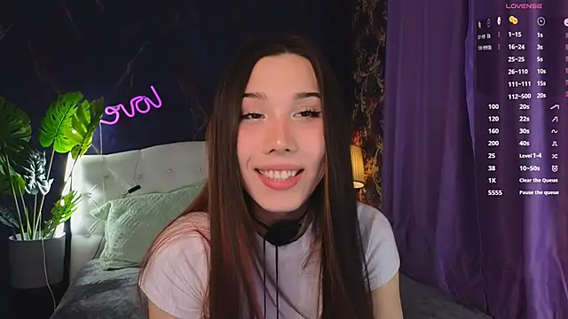 Snapshot of Kaia_Sunshine_Mia chatting on 02/28/25, 04:20 Kaia Sunshine Mia online show from 02/28/25, 04:20