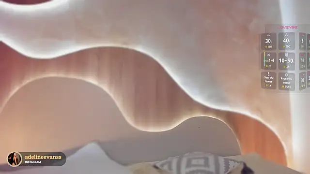 AdelineEvanss online show from 10/31/25, 09:27