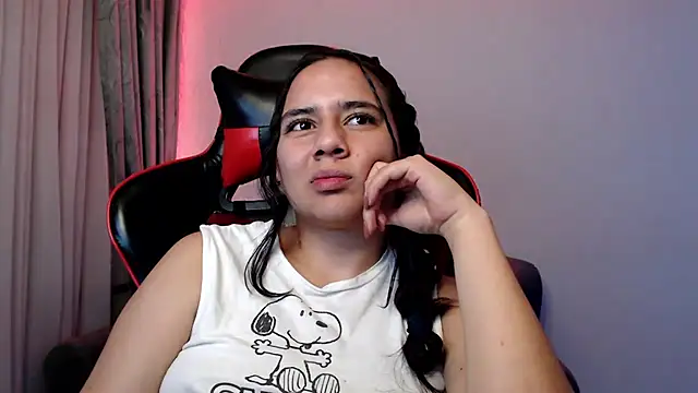 Snapshot of Lexyevans chatting on 12/17/24, 10:54 Lexyevans online show from 12/17/24, 10:54