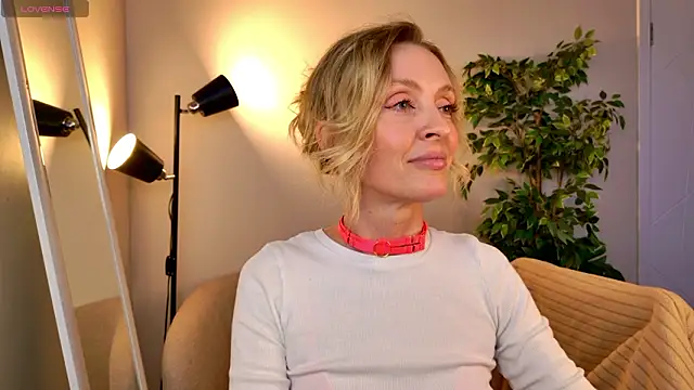 Snapshot of sexuallycorrecte chatting on 02/27/26, 01:55 sexuallycorrecte online show from 02/27/26, 01:55