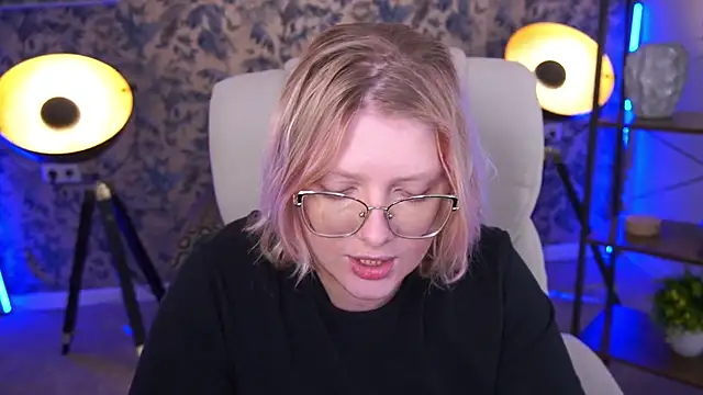 CoolTatis online show from 06/26/26, 01:15