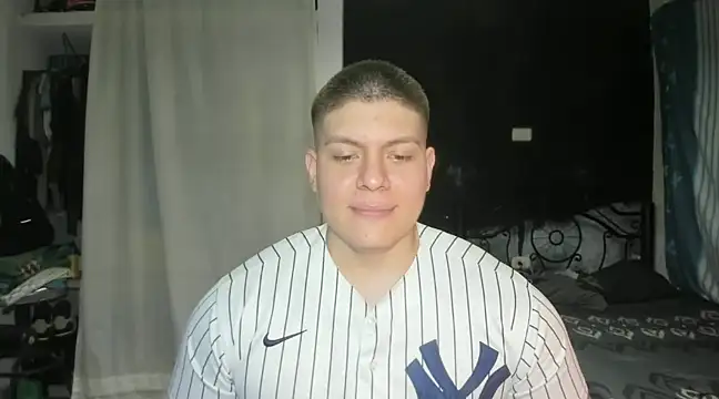 Snapshot of regan_jhonso chatting on 02/02/25, 04:05 regan jhonso online show from 02/02/25, 04:05