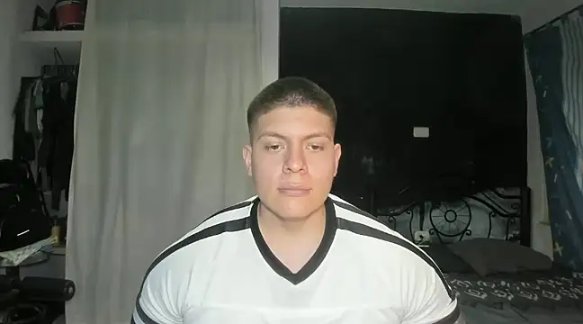 Snapshot of regan_jhonso chatting on 02/08/25, 04:14 regan jhonso online show from 02/08/25, 04:14