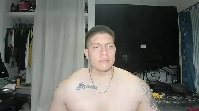 Snapshot of regan_jhonso chatting on 02/18/25, 08:27 regan jhonso online show from 02/18/25, 08:27