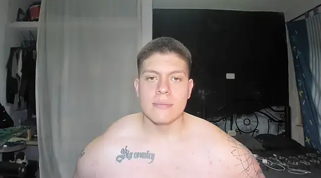 Snapshot of regan_jhonso chatting on 02/21/25, 04:51 regan jhonso online show from 02/21/25, 04:51