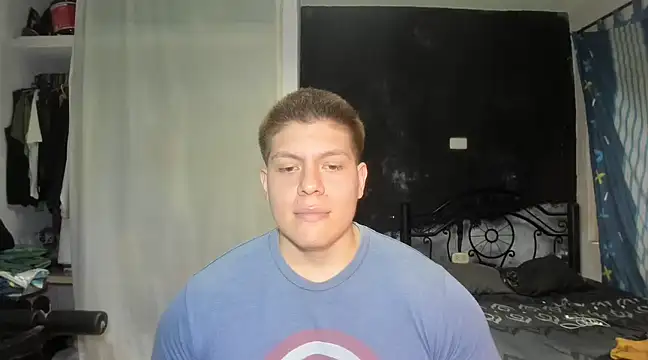 Snapshot of regan_jhonso chatting on 03/13/25, 02:44 regan jhonso online show from 03/13/25, 02:44