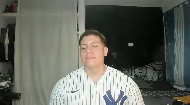 Snapshot of regan_jhonso chatting on 03/15/25, 07:42 regan jhonso online show from 03/15/25, 07:42