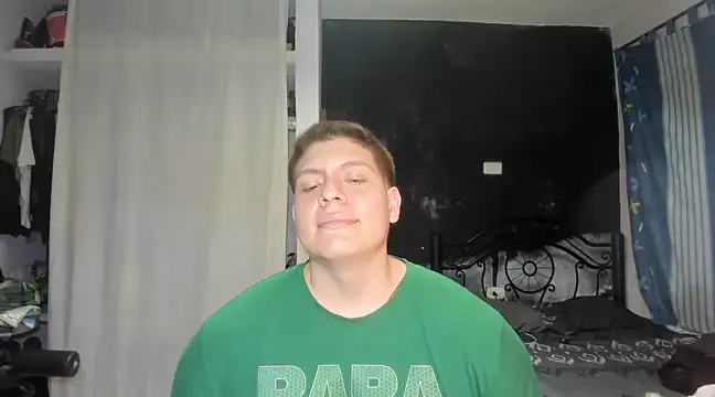 Snapshot of regan_jhonso chatting on 03/15/25, 10:00 regan jhonso online show from 03/15/25, 10:00