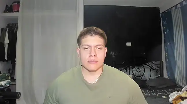 Snapshot of regan_jhonso chatting on 03/16/25, 04:09 regan jhonso online show from 03/16/25, 04:09