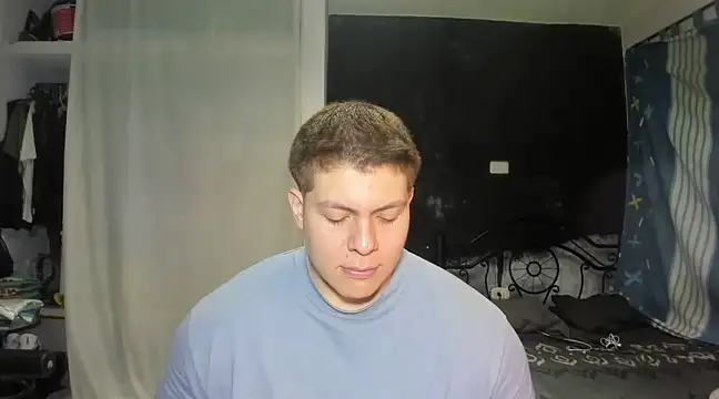 Snapshot of regan_jhonso chatting on 03/19/25, 04:25 regan jhonso online show from 03/19/25, 04:25