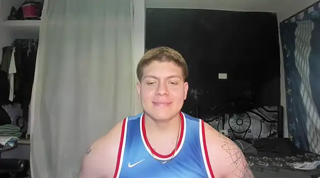 Snapshot of regan_jhonso chatting on 03/22/25, 05:49 regan jhonso online show from 03/22/25, 05:49