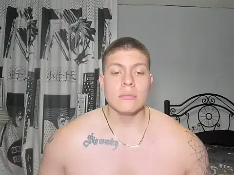 Snapshot of regan_jhonso chatting on 10/17/25, 05:54 regan jhonso online show from 10/17/25, 05:54