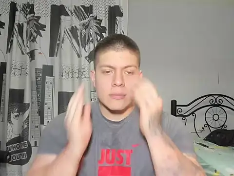 Snapshot of regan_jhonso chatting on 11/13/25, 05:23 regan jhonso online show from 11/13/25, 05:23