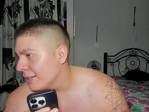 Snapshot of regan_jhonso chatting on 02/20/26, 06:26 regan jhonso online show from 02/20/26, 06:26