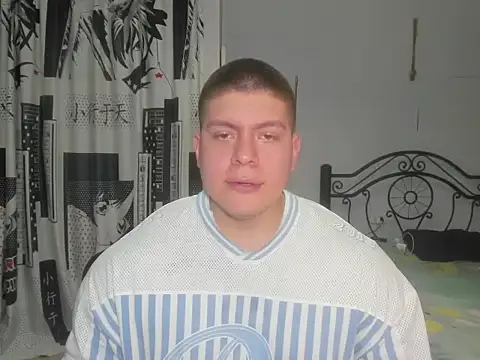 Snapshot of regan_jhonso chatting on 04/17/26, 05:32 regan jhonso online show from 04/17/26, 05:32