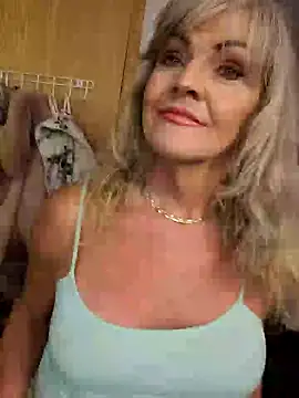 annika lately online show from 09/26/25, 03:21