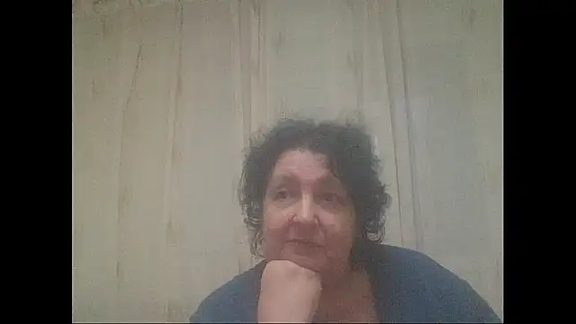 Snapshot of maturekorine chatting on 10/13/25, 03:45 maturekorine online show from 10/13/25, 03:45