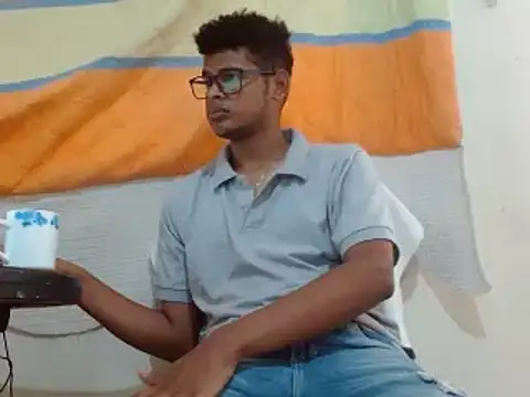 Snapshot of boylittle19cm chatting on 02/25/25, 03:38 boylittle19cm online show from 02/25/25, 03:38